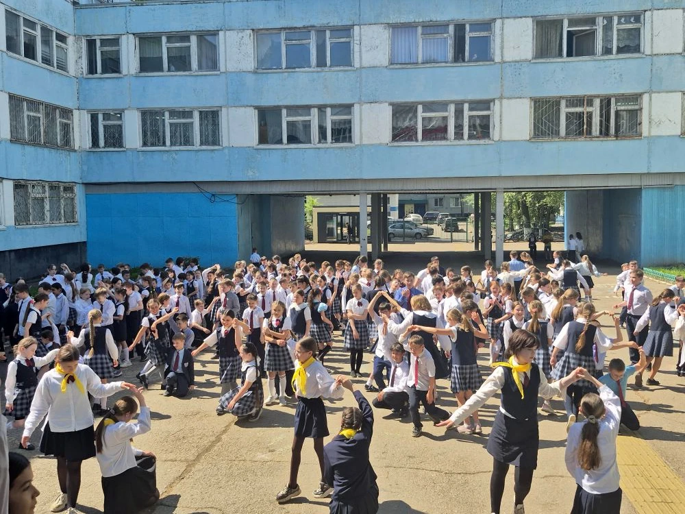 Фестивалю «Танцующие Челны» — уже 12 лет! 18 мая в нашей школе снова прошёл яркий и душевный фестива