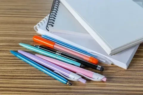Чек-лист покупок к школе
Чтобы подготовка к новому учебному году прошла спокойно, лучше заранее сост