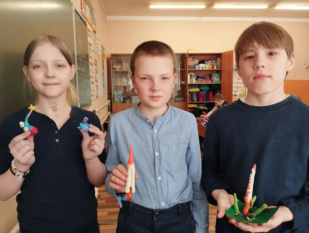 МОУ "СОШ имени Л.М.Доватора", начальная школа. 13.04.2026 на внеурочной деятельности "65 лет триумфа