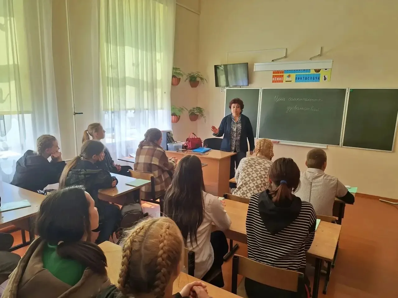 В нашей школе проходит месячник антинаркотической направленности под девизом: «Твоя жизнь — твой выб