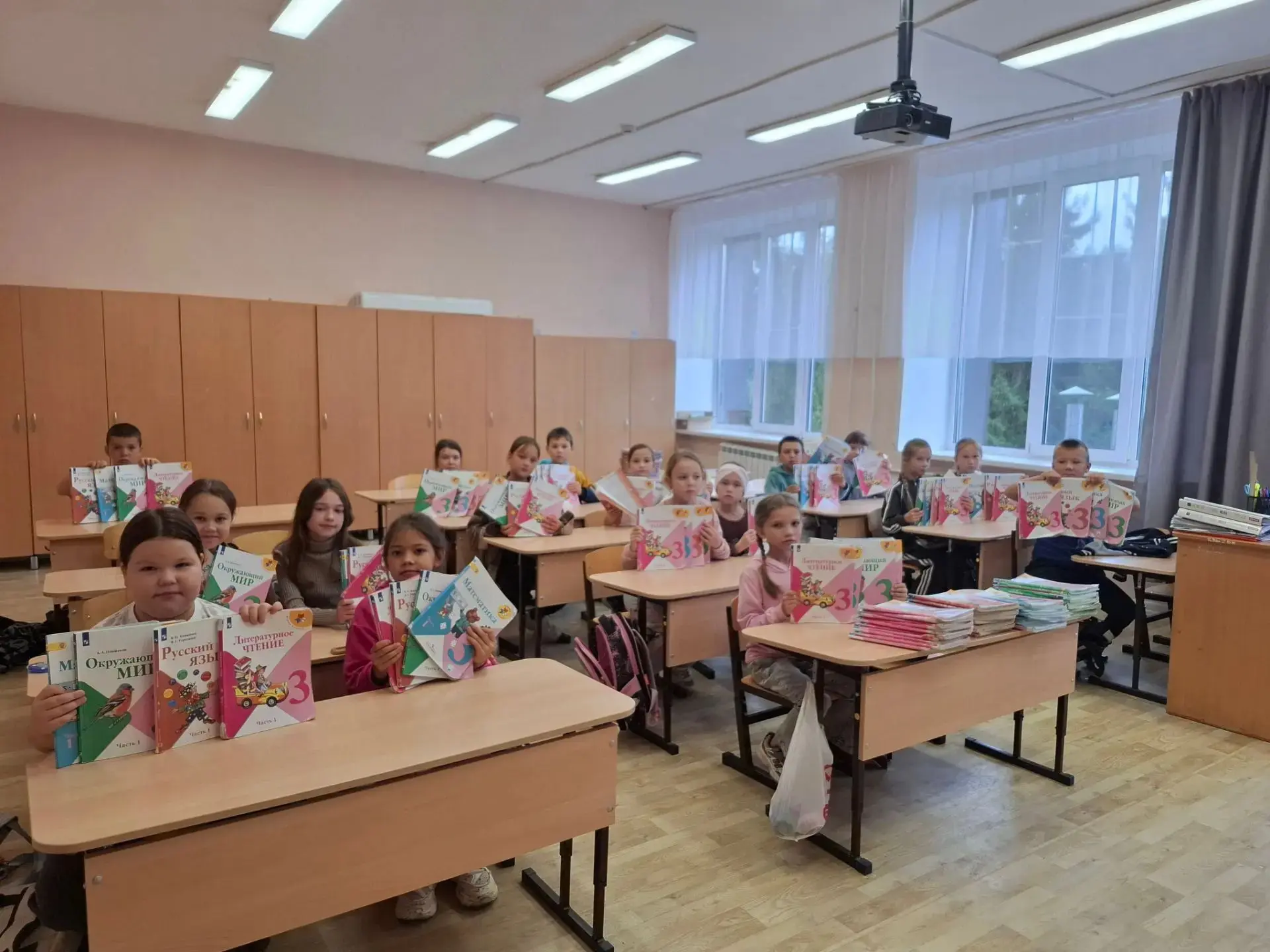 Вот и подошла к концу трудовая практика у учеников 2 «Б» класса. Дети готовили территор...