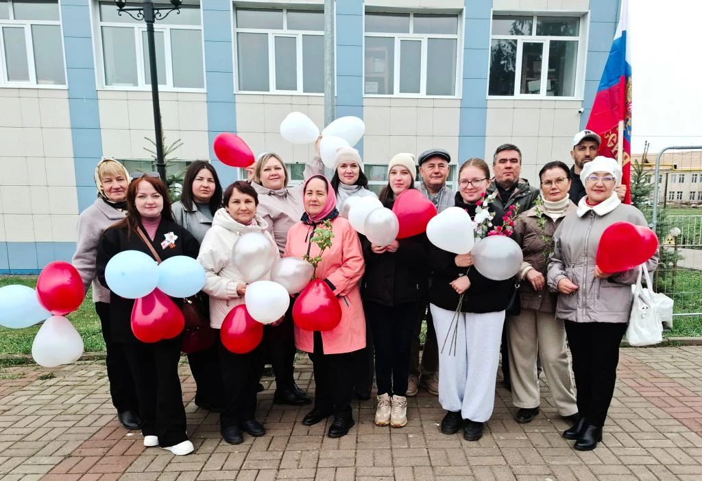Днём весны и труда!🌸💐