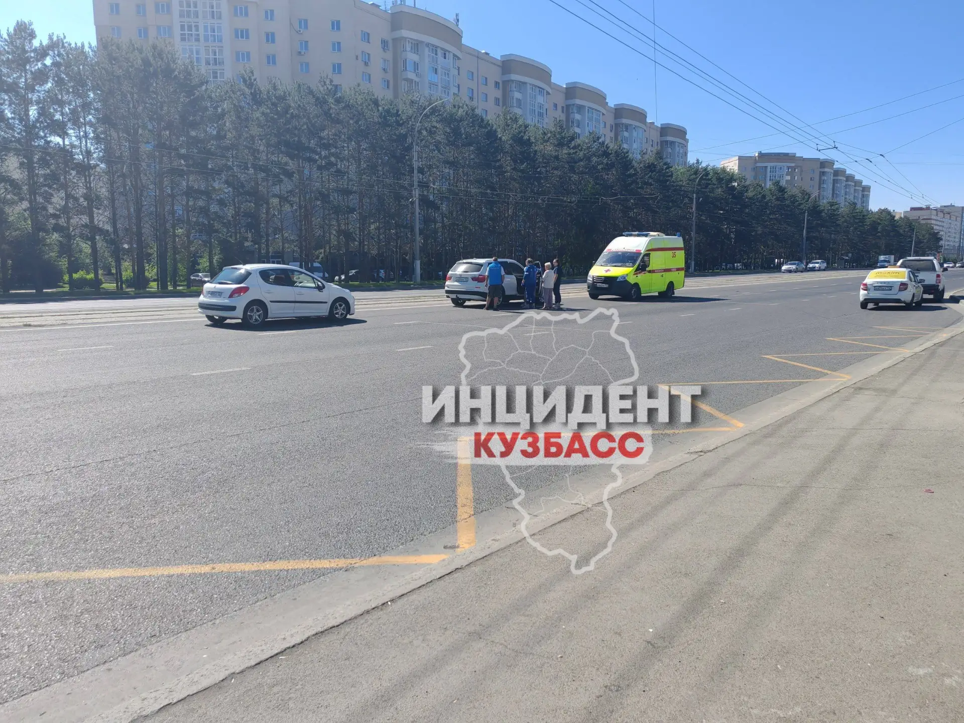 В Кемерове на проспекте Шахтеров произошло ДТП, сообщает читатель