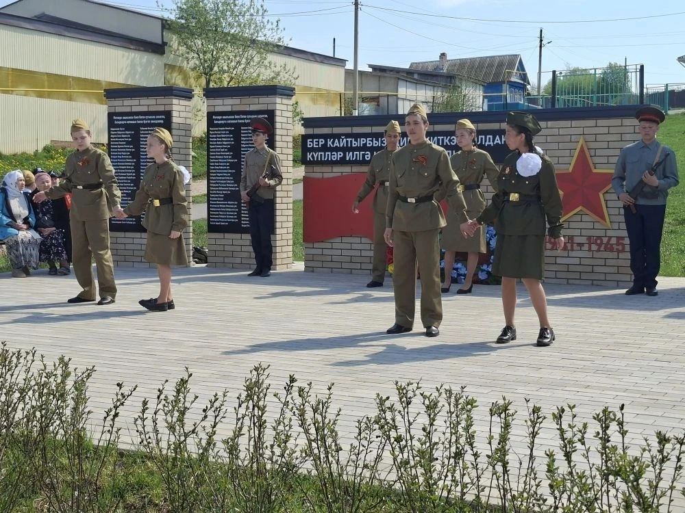 Сегодня под руководством директора Ш. Н. Сабитова коллектив и обучающиеся школы-интерна...
