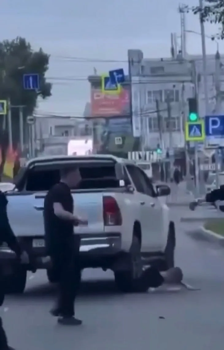 😱 В Иркутске подросток на пикапе переехал человека и сбежал