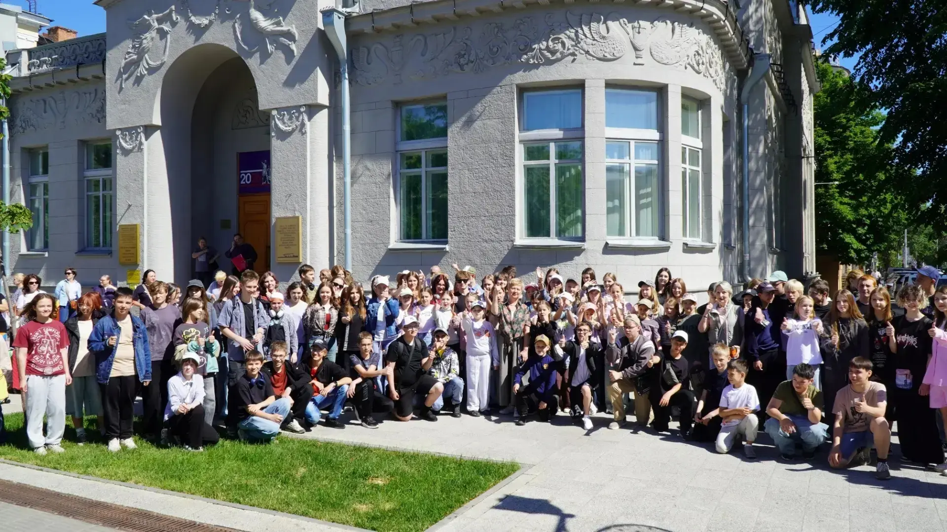 Учащиеся ДШИ п. Пробуждение отделения "Искусство театра" 🎭 Айсина Каролина и Пилюгин И...