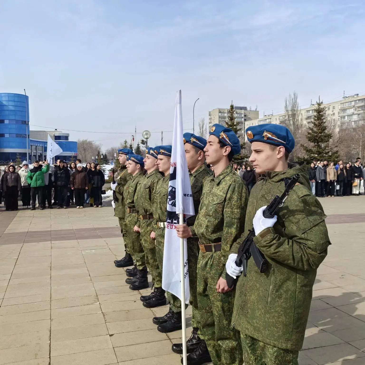В Оренбуржье и мире вспоминают подвиг погибшего в Сирии Александра Прохоренко  17 марта 2016 года в 
