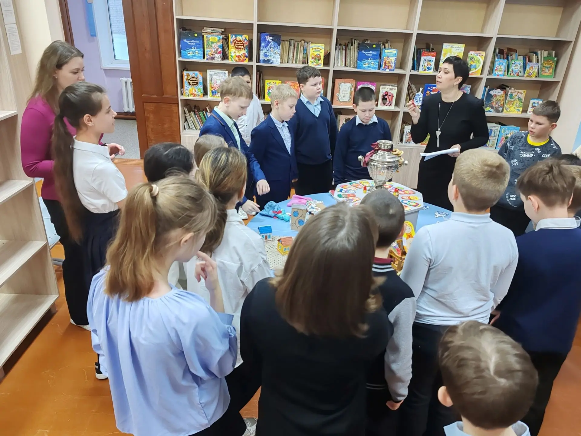 ✨Сегодня обучающиеся МБОУ "Еткульская СОШ" совершили настоящее погружение в мир русской культуры! 🤩 
