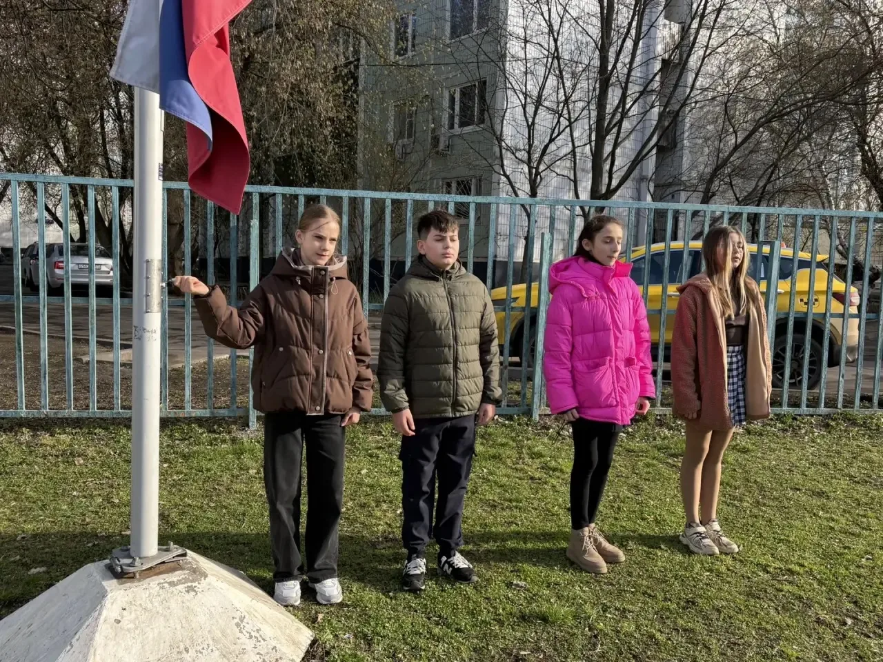 🇷🇺Церемония поднятия флага  Право поднять Государственный флаг Российской Федерации на этой неделе п