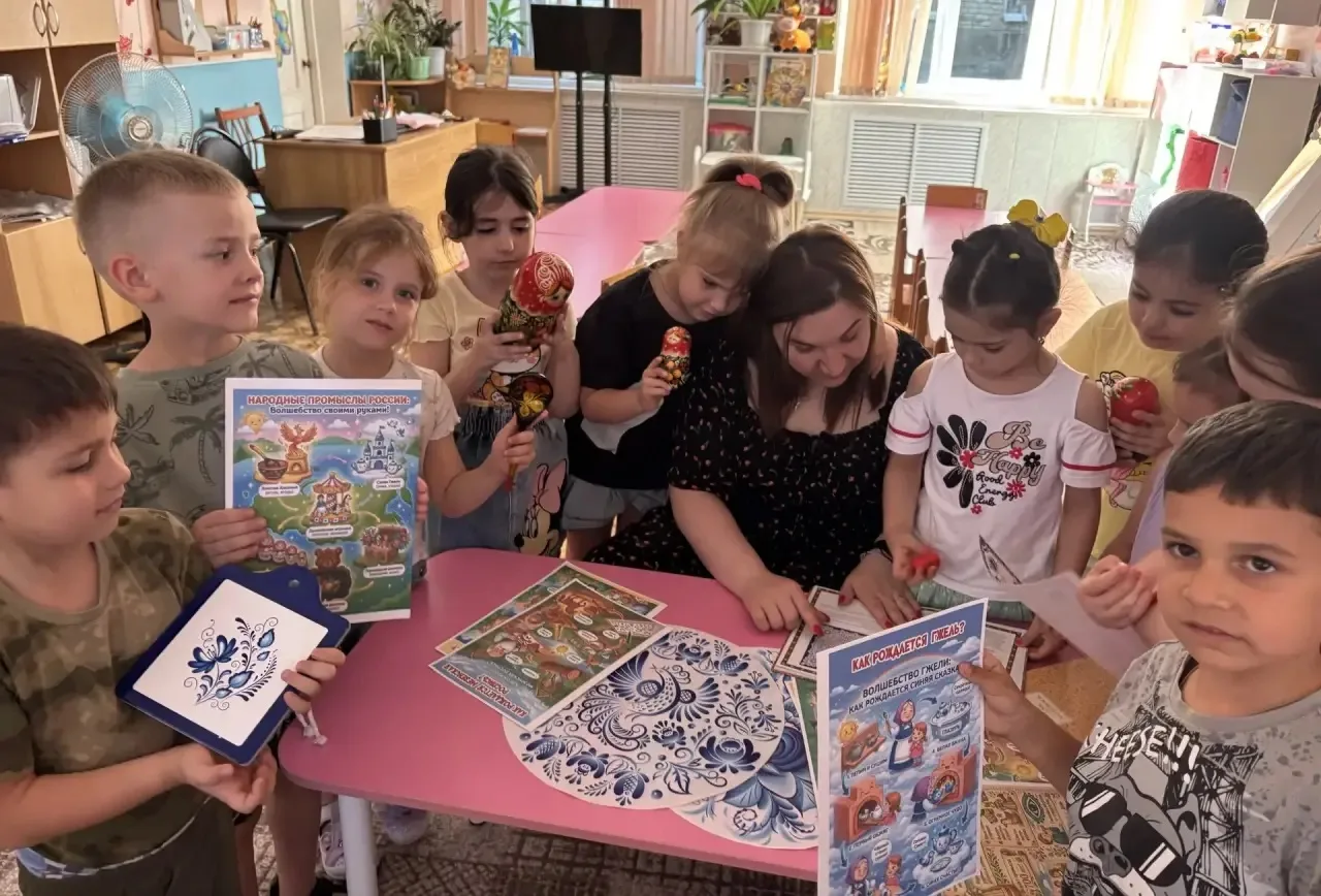 ☀️🍒В группе «Вишенка» (воспитатель Мазуренко С.Б.) есть хорошая традиция проводить «Мамины пятимину