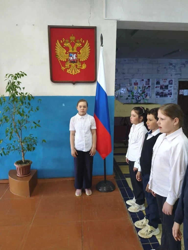 4 мая в МБОУ Теньковская СШ традиционно началось с торжественной линейки. В преддверии ...