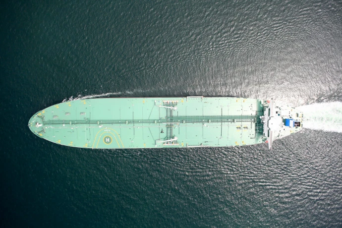 🛳 По оценкам Lloyd’s List, лишь около четверти нефтетанкеров, оказавшихся запертыми в ...