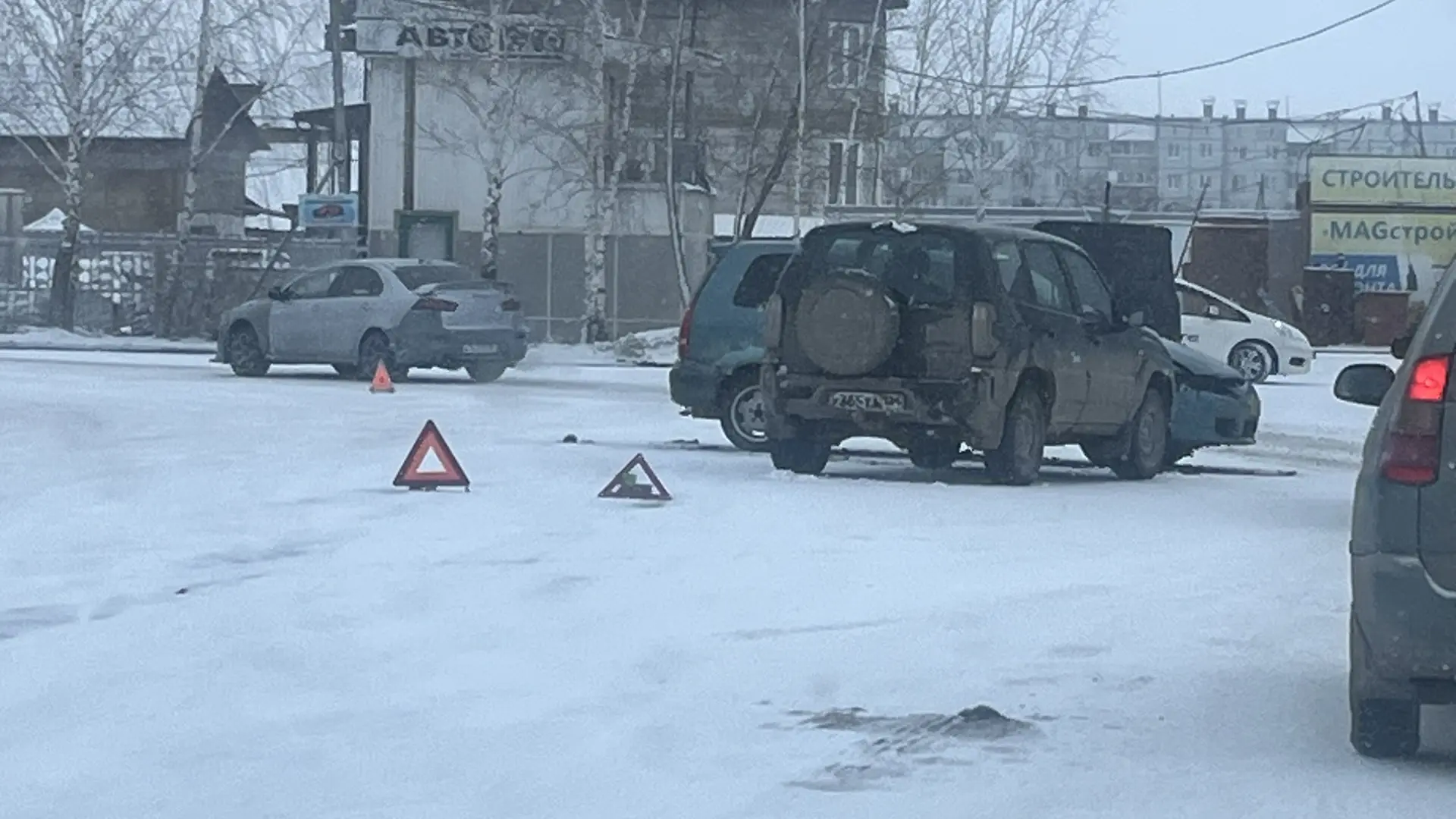 ❗Дорога очень скользкая ❗   Будьте осторожны и не спешите.  Сейчас небольшое затруднение на полосе у
