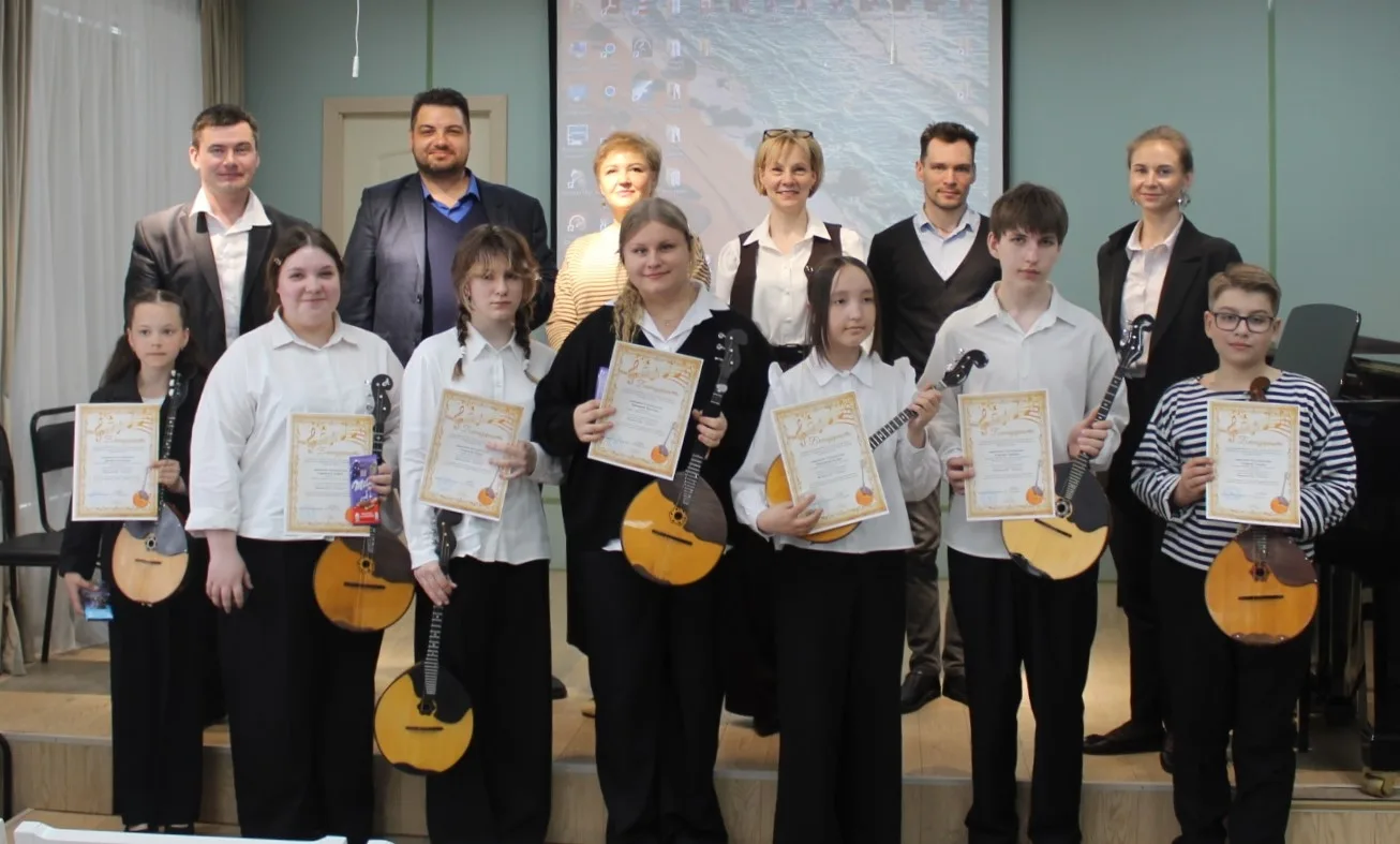 🎼В Кольской детской школе искусств 11 мая 2026 года прошел концерт-презентация препода...