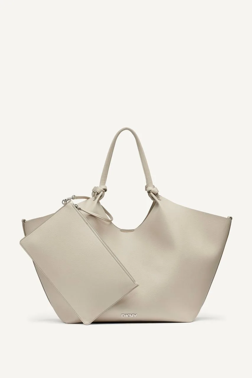 🔤🔤🔤 В НАЛИЧИИ, уже у нас в России

Сумка-трансформер DKNY 
PAULA LARGE COMMUTER TOTE

= 16 700 ₽ 