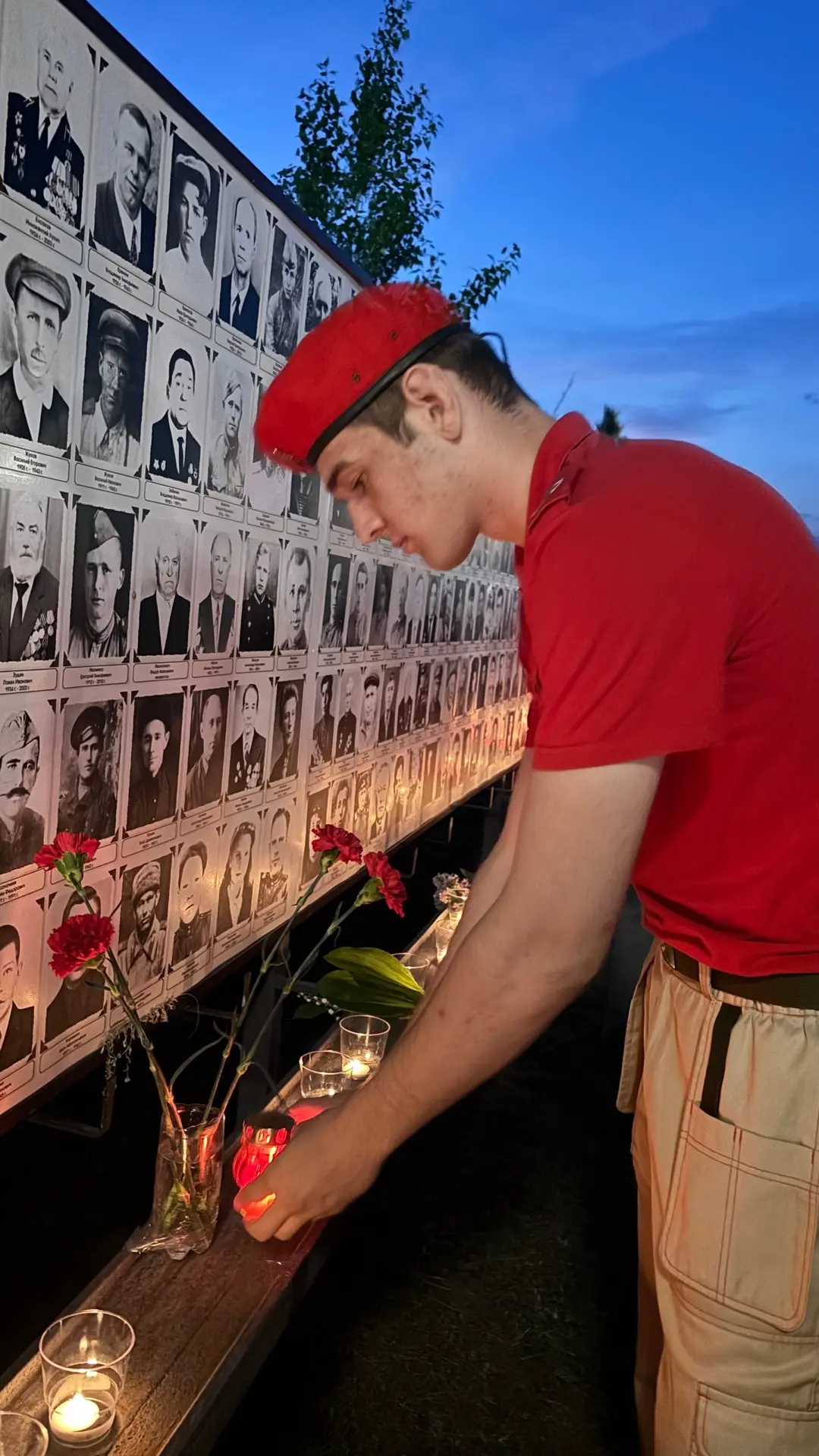 Свеча памяти 🕯    Кажется, это всего лишь минута тишины и маленький огонёк. Но в этом пламени — стол