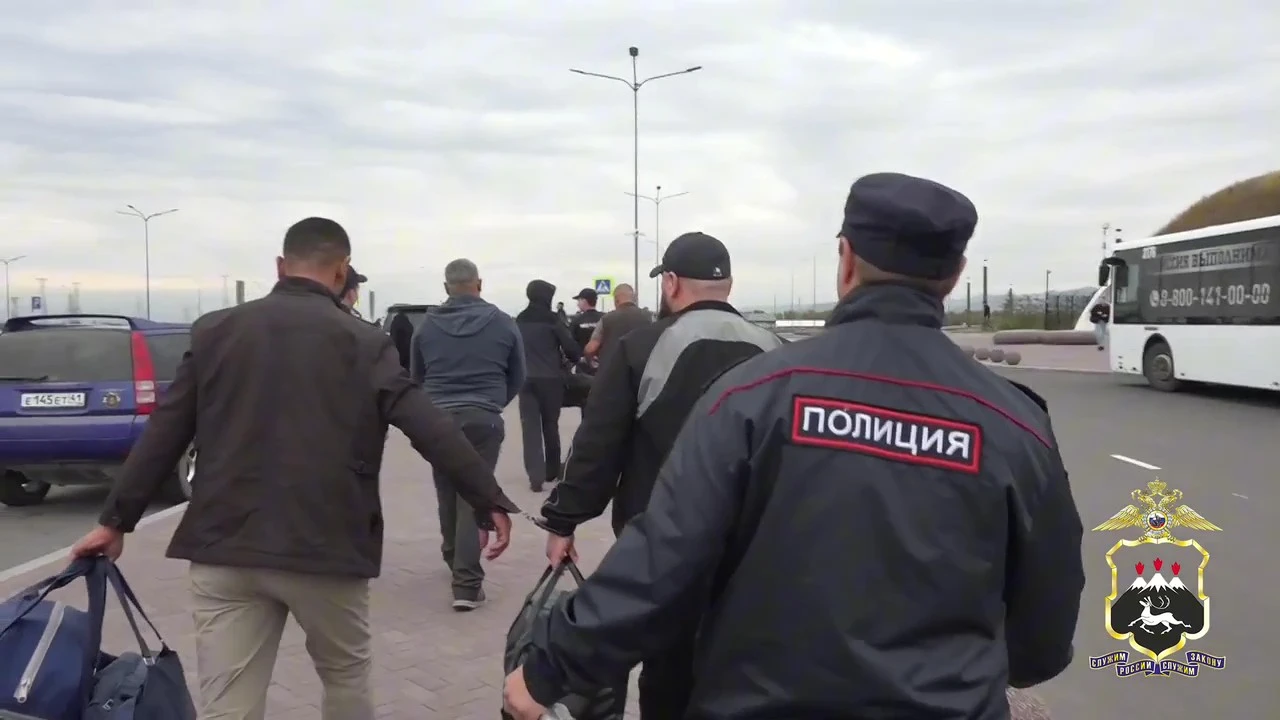 Пятерых мигрантов депортировали с Камчатки с запретом на въезд до десяти лет