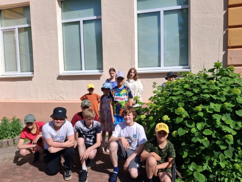 Экологические экскурсии воспитанников пришкольного лагеря: знакомство с природой посёлка Калиновка
В