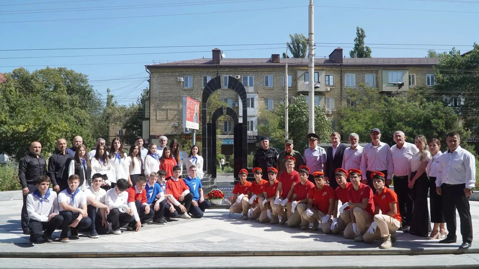 День солидарности в Каспийске: Лицей №13 почтил память жертв терроризма 🕯