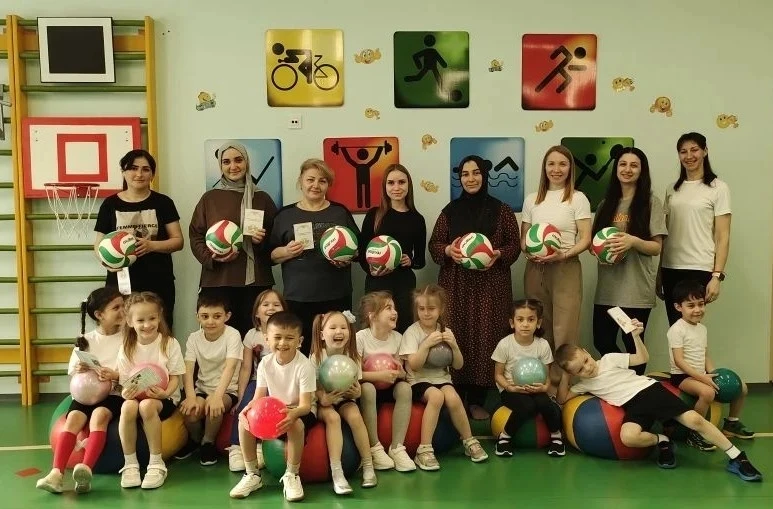👨‍👩‍👧‍👦 Наш семейный месяц: