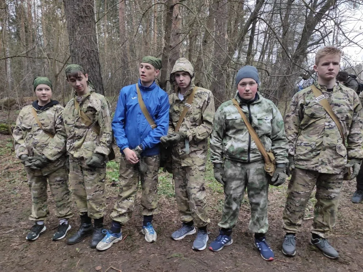 🇷🇺 Участие школьной команды ВПК «Патриот» в Межрегиональных Суворовских сборах     С 17 по 19 апреля