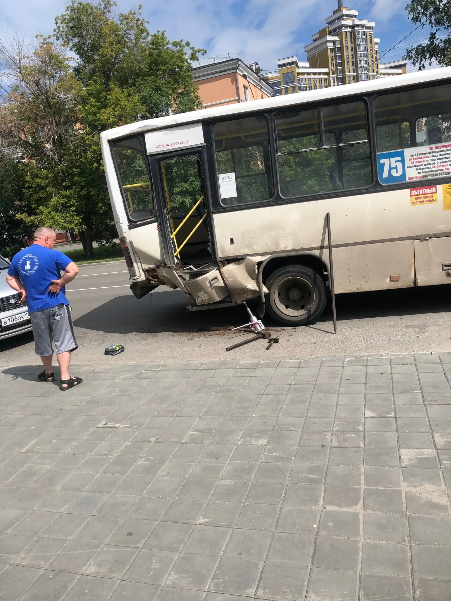 ДТП с участием пассажирского автобуса произошло минувшим днём на проспекте Калинина