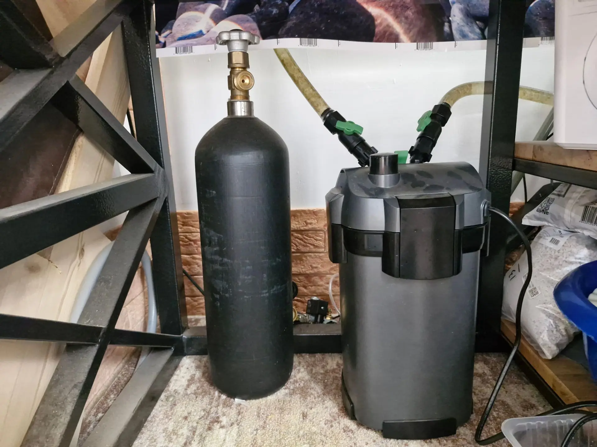 Продам комплектный аквариум 250 л: фильтр Tetra EX 1000 Plus, CO₂, грунт, растения и ры...