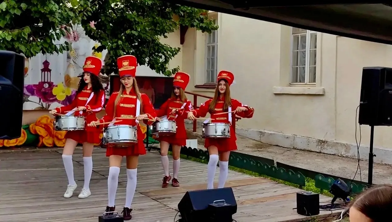 🥁✨