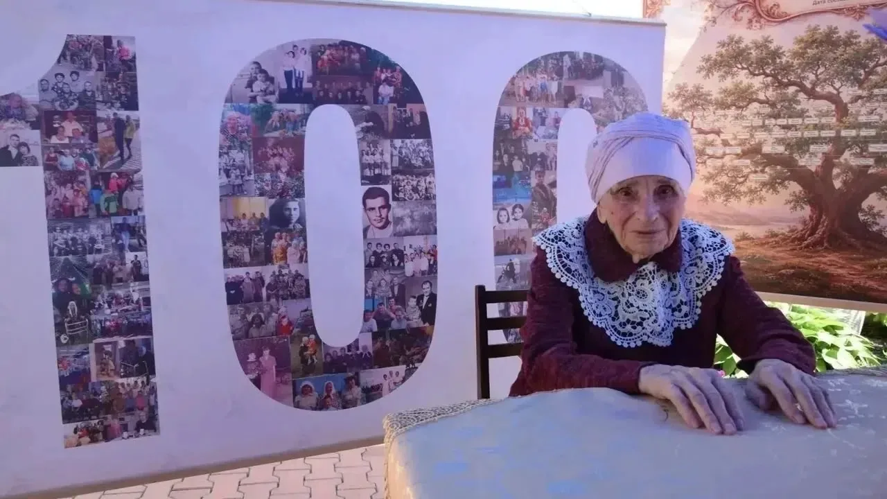 😍Самый пожилой волонтер Башкирии Полина Чельник отмечает 100-летие 
 
Жительница Мелеуза – свидетел