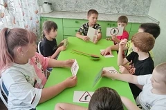 Четвёртый день нашей лагерной смены под названием «Остановка «Ключ узора» выдался невероятно насыщен