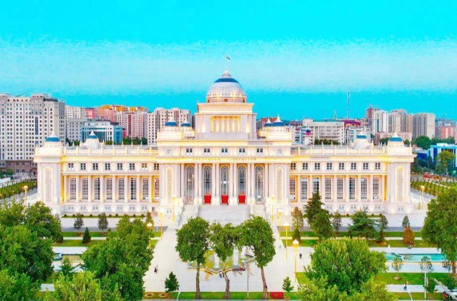 Парламент Таджикистана обсудил три крупных инвестиционных соглашения в промышленности