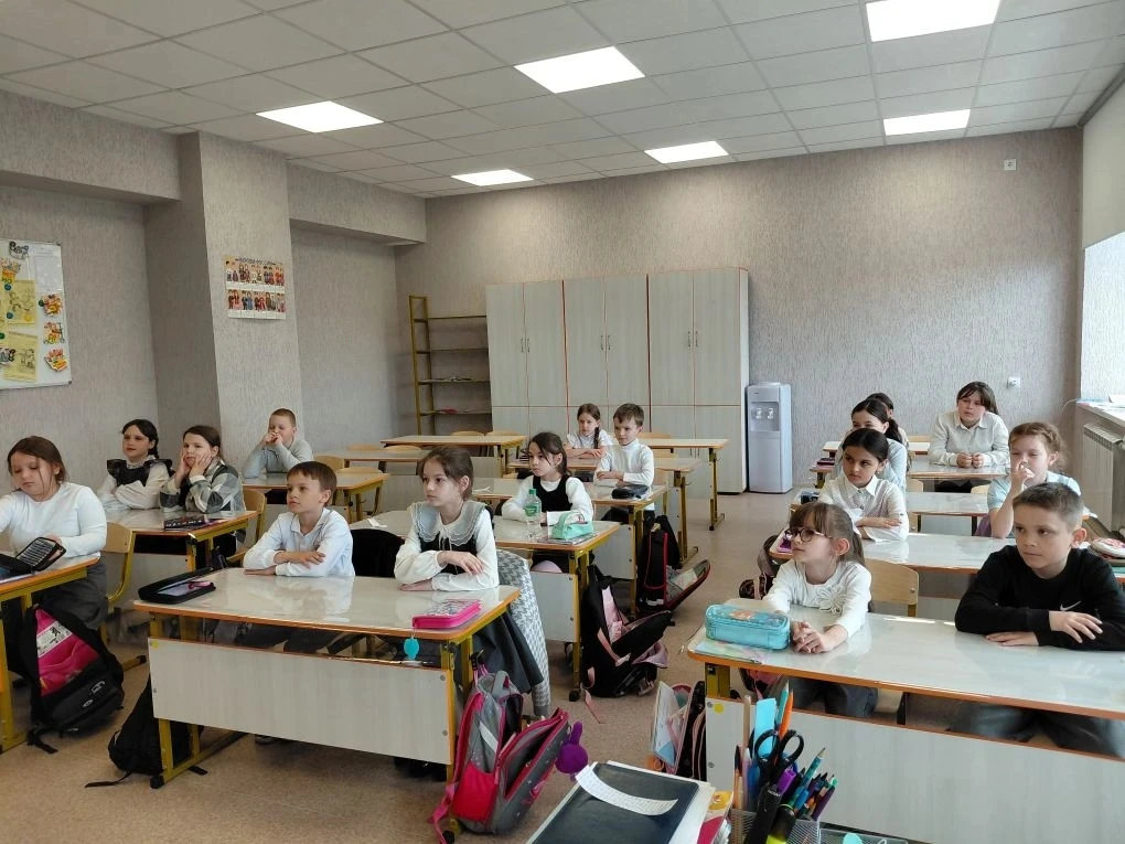 9 апреля нашей организацией был проведен первый "урок добра" в школе 1 с учениками 2 кл...