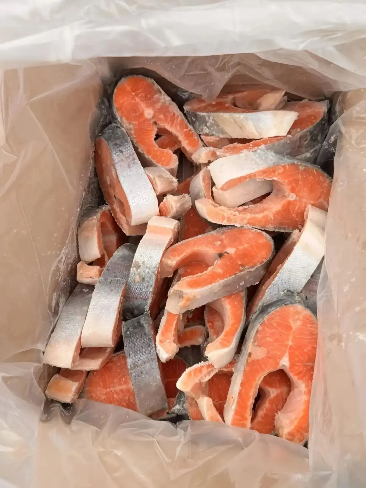 Сейчас рыба цельная с головой форель и то дороже 🤣цена отличная 👍