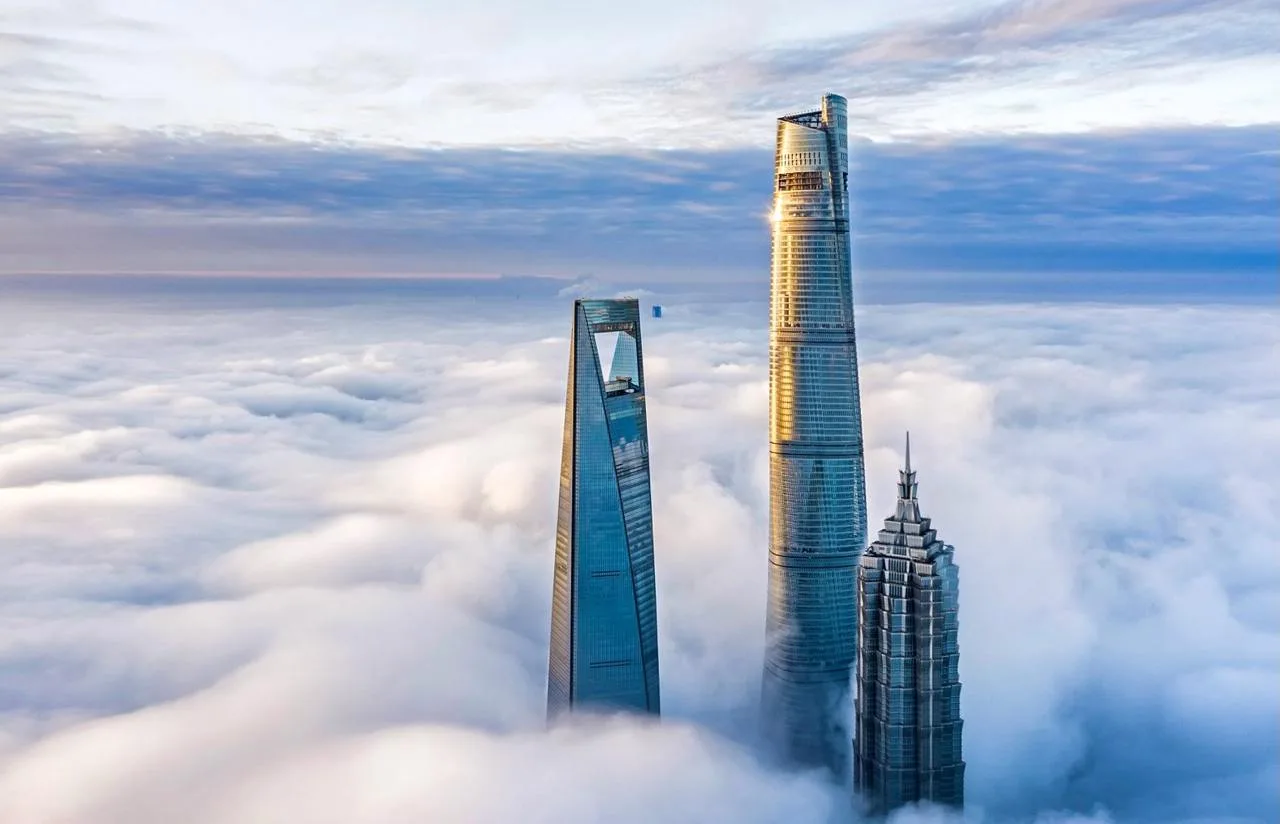 Шанхайская башня, Китай 🇨🇳  🔹 Высота Шанхайской башни - 632 метра, 130 этажей. Это самое высокое зда