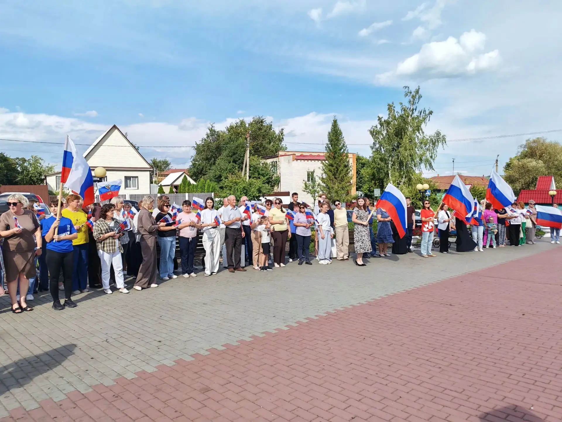 В Вадинске отметили День Государственного флага России