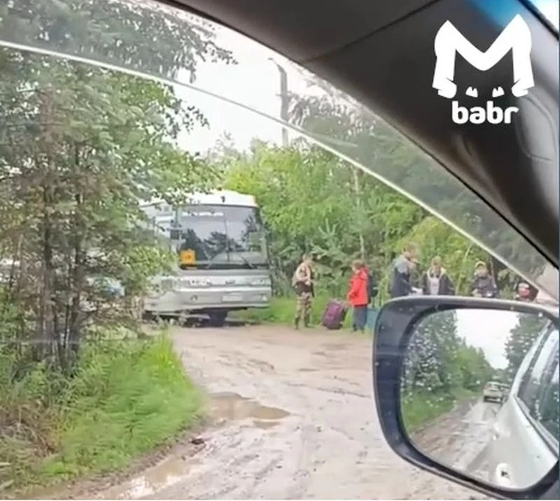 🚌 Автобус с детьми застрял по дороге в лагерь «Юный музыкант» под Иркутском