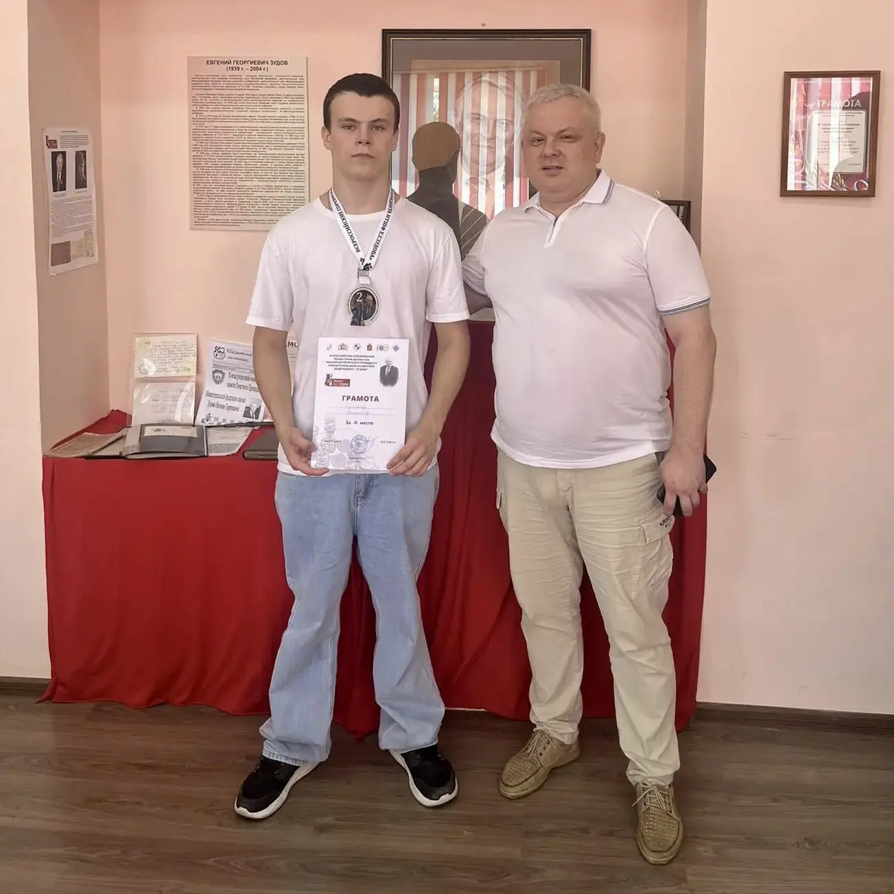 ♟ Серебро всероссийских соревнований у ямальского шахматиста

🥈 Воспитанник спортивной школы имени 