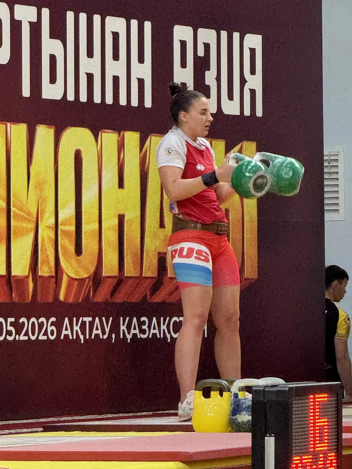 С 12 по 17 мая в городе Актау (Казахстан) проходит чемпионат и первенство Азии по гирев...