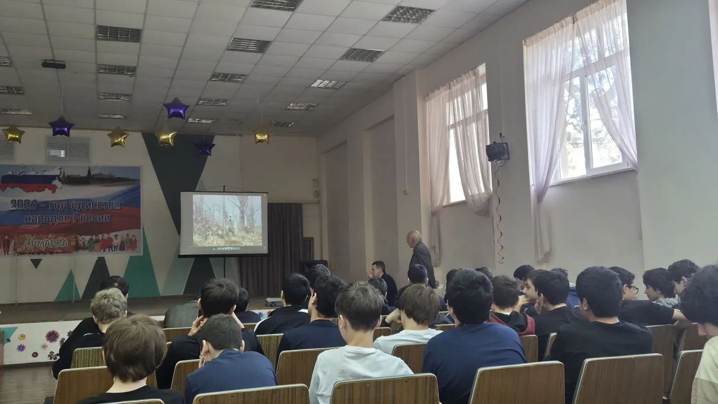 Сегодня у  учащихся   8-х классов нашей школы проходят учебные сборы Сборы проходят в рамках курса  