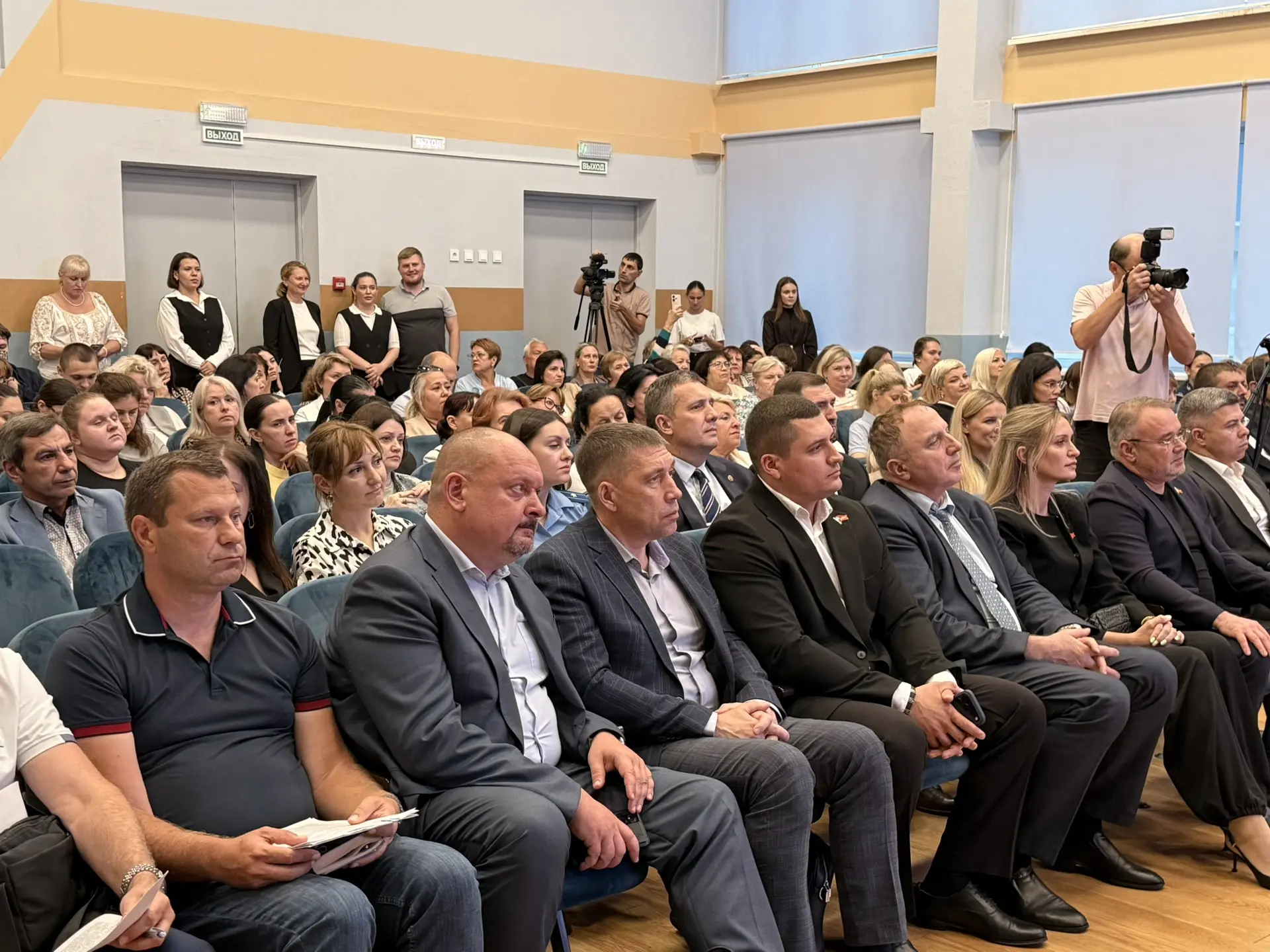 👥 Открытый диалог: встреча с жителями Ворошиловского района