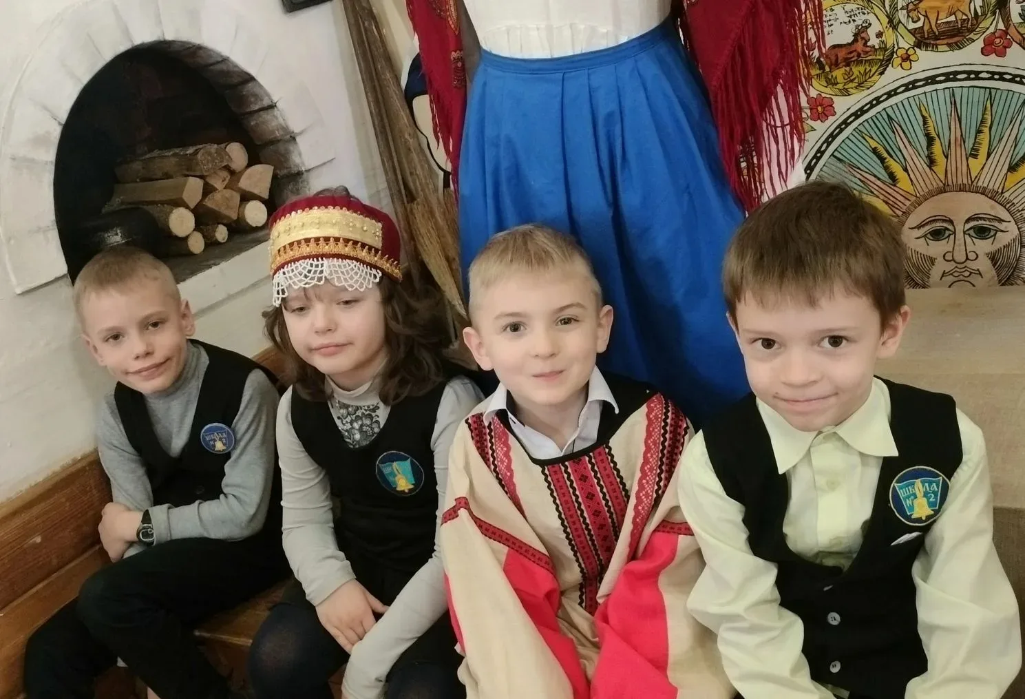 Наши первоклассники в очередной раз решили "окунуться" в прошлое, побывав на экскурсии  в Детском му