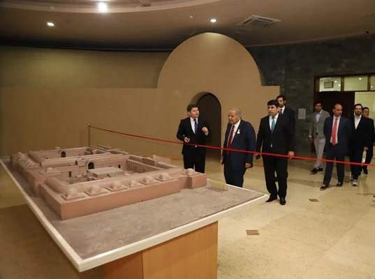 🏛 Катарский шейх оценил сокровища таджикской истории в Национальном музее.

Глава Совета Ассоциации