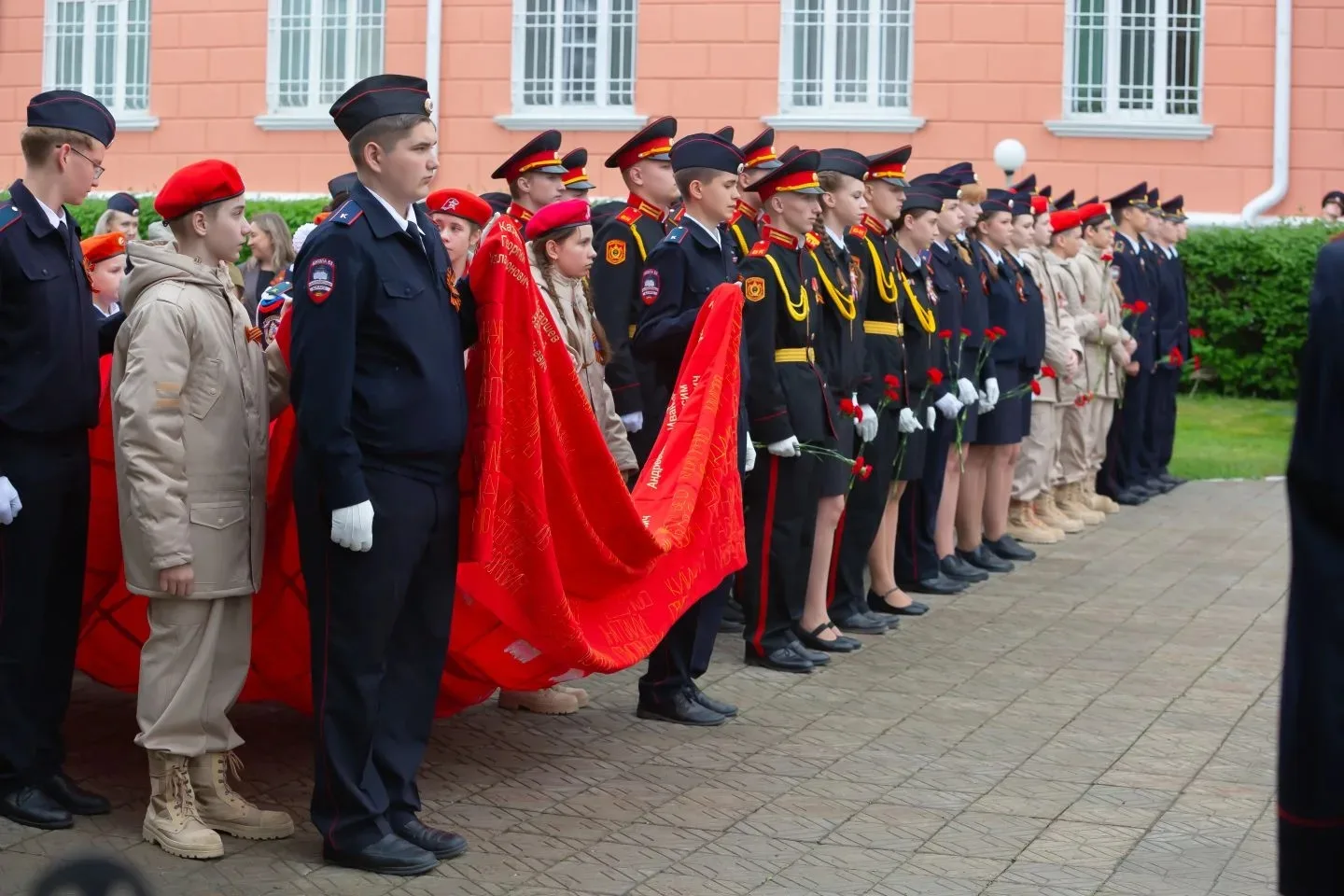 🇷🇺 Учащиеся 7Г класса стали участниками торжественного мероприятия, посвященного Дню Победы, ГУ МВД 