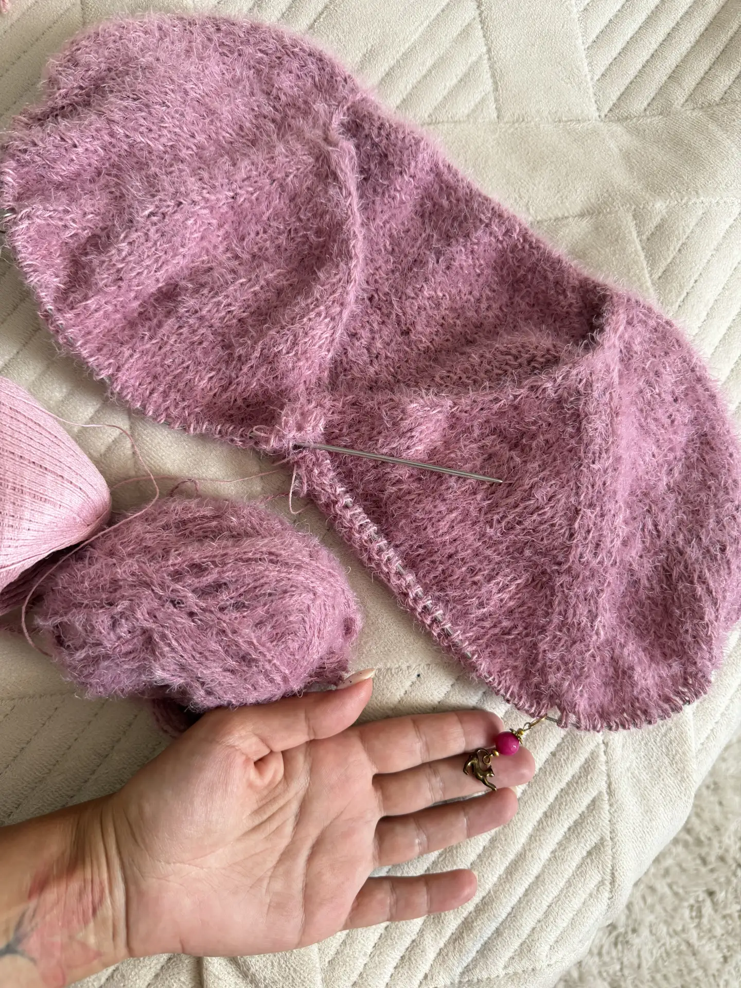 Кардиган немножко продвинулся 💗👌☺️