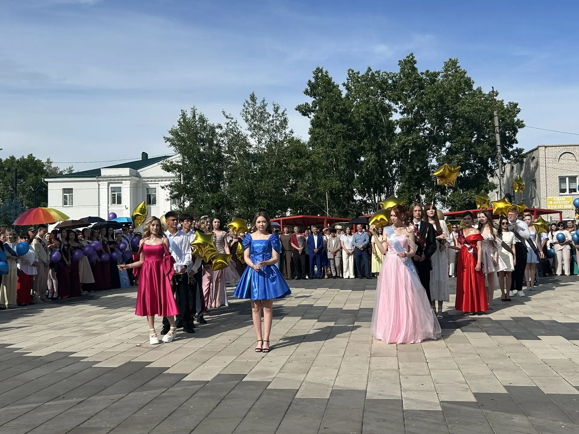 🌟Сегодня главная площадь Борзи стала местом настоящего праздника — здесь царят радость...