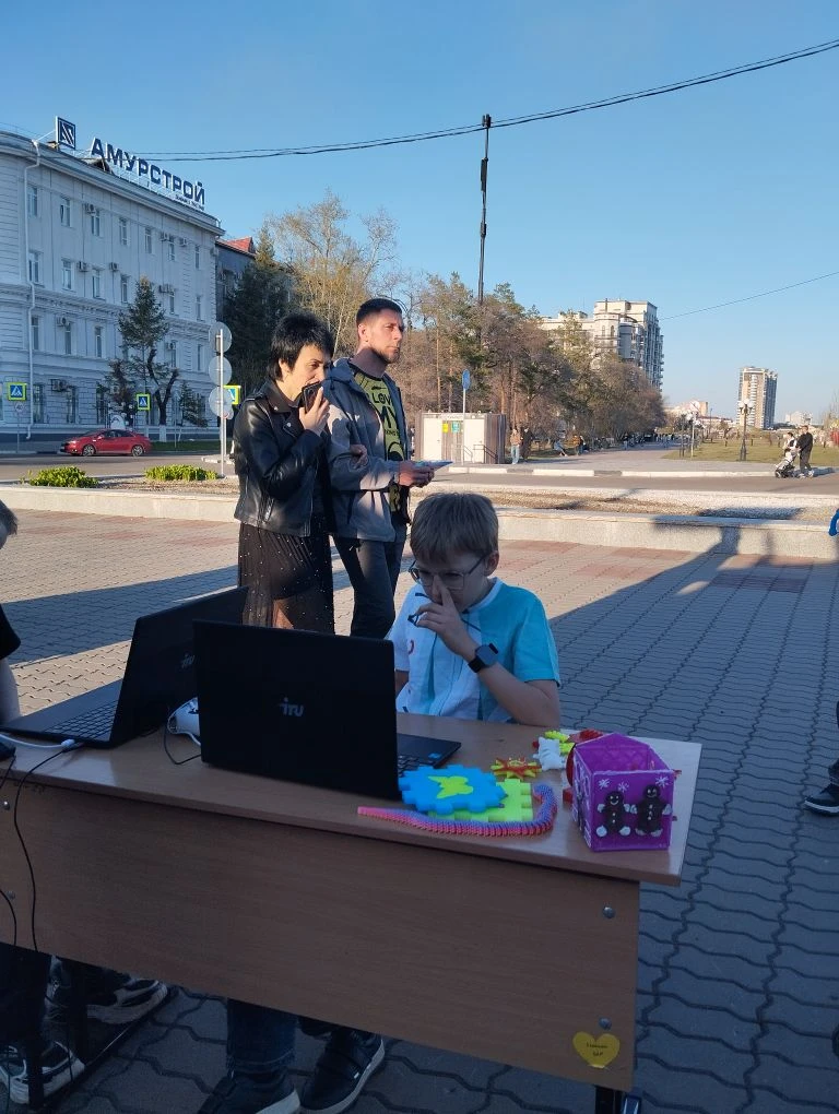 🌞 Прекрасный день на городской набережной!  Сегодня на набережной царит отличная погода, и мы с радо