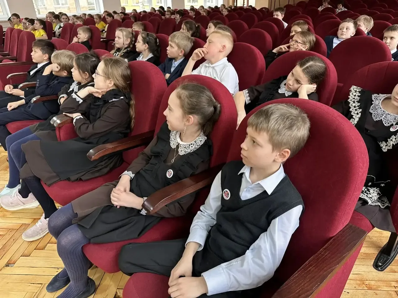 ЛЮБИМАЯ ФИЛАРМОНИЯ🎶 В лицее состоялся заключительный концерт Нижегородской филармонии. Ребята с удов