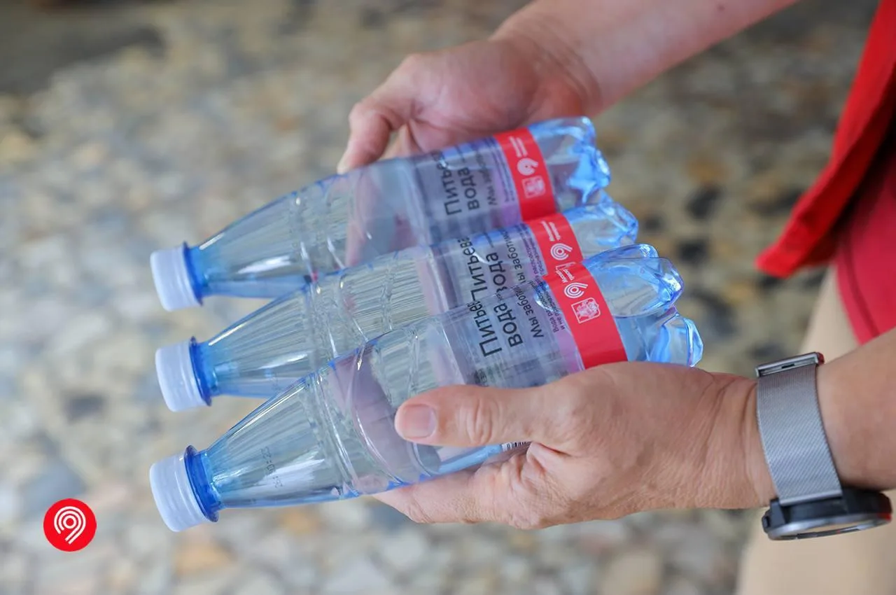 💧Из-за жары в Москве вновь организовали бесплатную раздачу воды в метро.