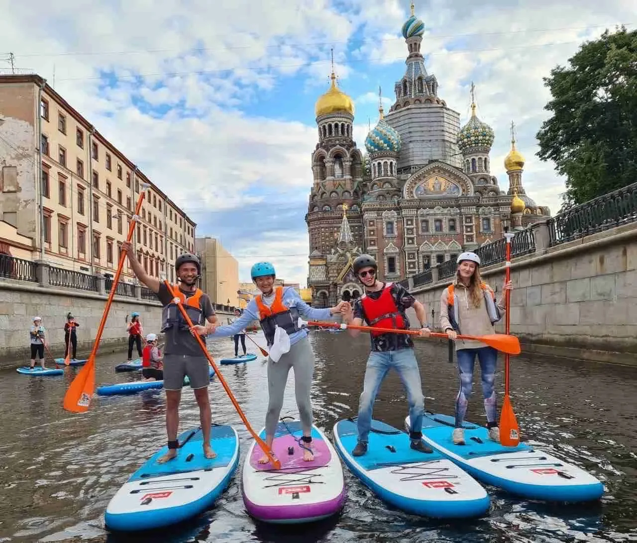 Доброе утро, Питер! ☀️

Сап-сёрфинг захватывает центр. И вместе с ним — дороги.

С 30 июля по 2 авгу