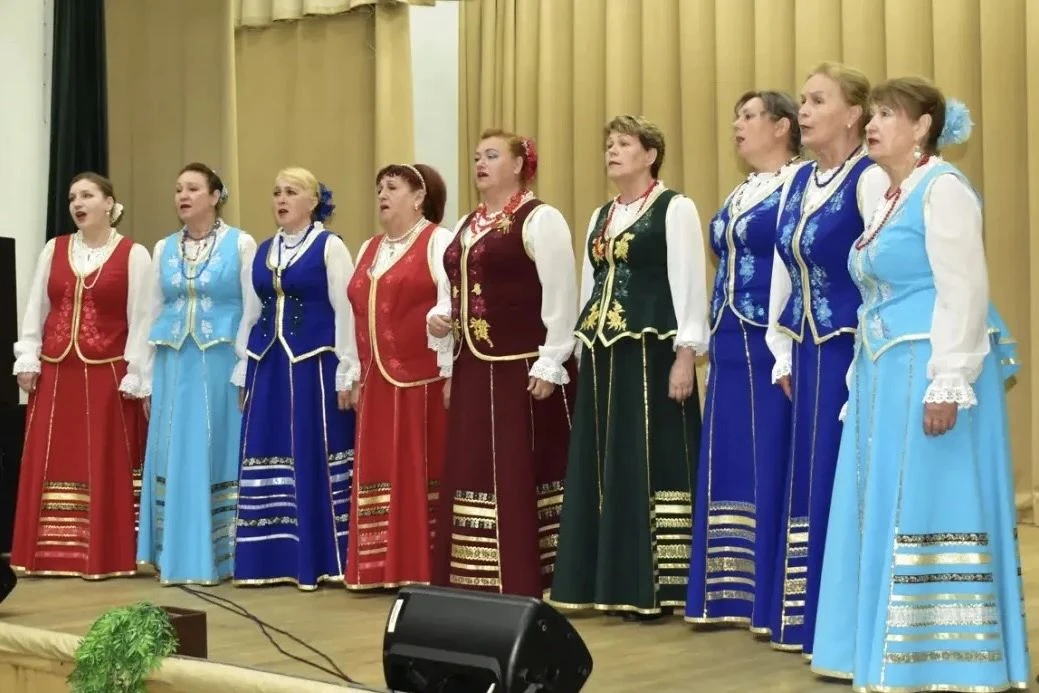 Коллектив народного вокального ансамбля «Кубаночка» (рук. Дёмина Т.Б.,аккомп. Рогачев С...